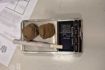 Akcija Uprave policije i Uprave carina: Uhapšene dvije osobe, pronađen novac, tekstilna roba, opojna droga