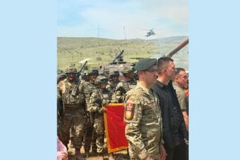 Klikovac obišao crnogorske vojnike na vojnom poligonu Krivolak