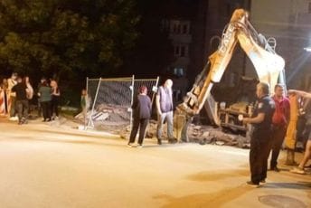 (VIDEO) Gradilište otvoreno na silu u večernjim satima, Vraneš poručio stanarima da se odsele na selo