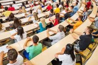 MPNI: Obezbijeđena sredstva za isplatu stipendija i studentskih kredita za jun