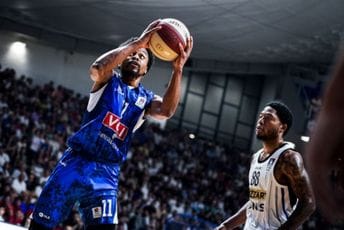 Partizan u nokdaunu, igra Budućnosti za pamćenje: I Rajt pogodio trojku, sada je 12 razlike (4. ČETVRTINA)
