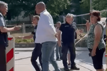 Potpara: Vraneš viče i nasrće na stanare Omladinske ulice koji ne dozvoljavaju izgradnju saobraćajnice (VIDEO)