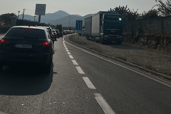 Udes na Barutani: Povrijeđene tri osobe