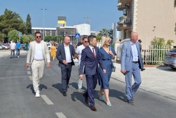 Završena rekonstrukcija Kozaračke ul. na Starom aerodromu; Mujović: U ovoj ulici sam živio više od 30 godina