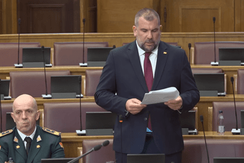 Krapović: Naši vojnci neće ići u Ukrajinu; Rakočević: Vi ste partneri onih koje finansira Rusija