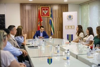 Opština Bar nastavila sa podrškom ženskom preduzetništvu: Potpisani ugovori sa 22 preduzetnice