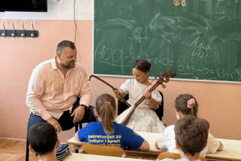Noćni vuk na času muzičkog: Edukovao djecu u podgoričkoj osnovnoj školi