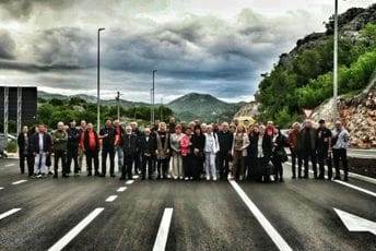 Cetinjani Spajiću: Znate li čije su ono slike na banerima, upadoše li vam u oči slike četvorice đetića?