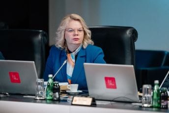 Vukićević: Dobro je što aerodromi ostaju državni, loše je što je izgubljeno premnogo vremena