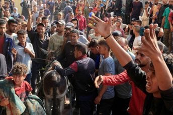 Najmanje 45 Palestinaca ubijeno dok su čekali kamione sa humanitarnom pomoći