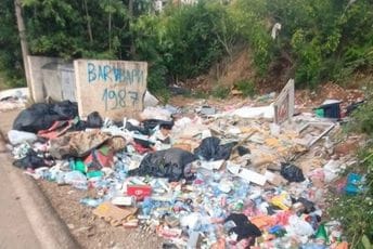 U različitim djelovima Podgorice: Gomile otpada pored kontejnera