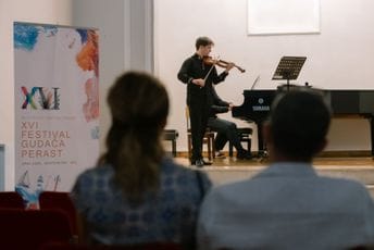 Festival gudača Perast: Nastupili polaznici masterklasa violiniste Romana Simovića, sjutra koncert “Schubert by the Sea”