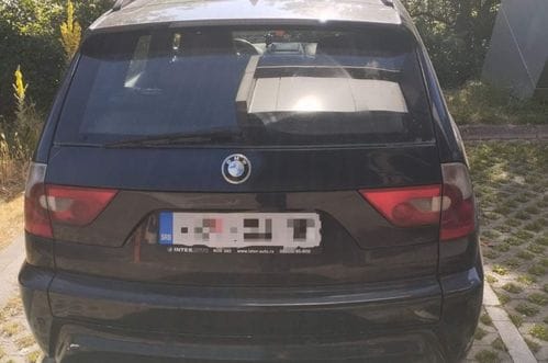 Zapljena na Dobrakovu: Od državljanke Srbije oduzet BMW sa Interpolove potjernice