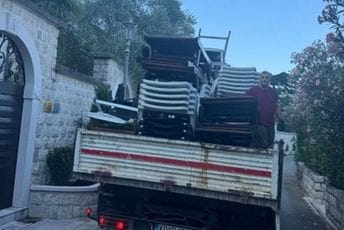 Akcija „Ponta“: Uklanjaće nelegalno postavljen plažni mobilijar u Kotoru