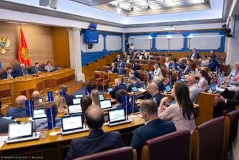 Nikolić: Je il dovoljno nedjelju dana za analizu dokumenta od 500 strana, ili se nekome žuri?