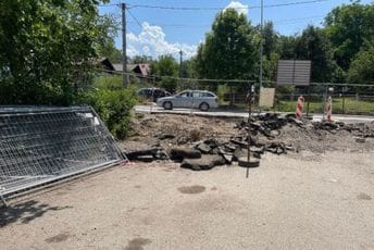 Pljevlja: Bager uklonjen sa ceste pošto je policiji podnešena krivična prijava