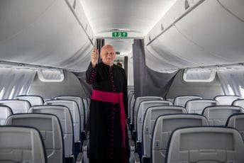 Zagreb: Sveštenik blagoslovio novi avion Croatia Airlinesa