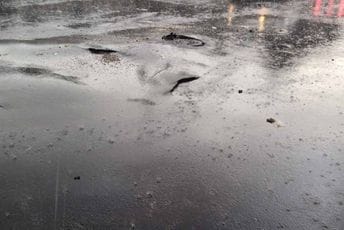 Na Žabljaku za kratko vrijeme palo 40 litara kiše po kvadratu, bujica podigla asfalt