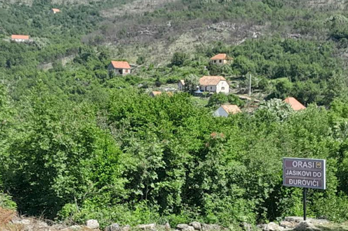 Putevi (ne) vode u Orahe: Ostavili mještane bez odgovora i puta