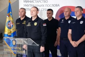 Policija u Beogradu: Privedene desetine ljudi, šest policajaca povrijeđeno