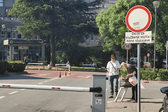 Naplata parkinga ispred KBC Podgorica: Da li Glavni grad zarađuje na muci bolesnih građana?