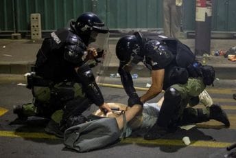 Dačić: Poslije protesta privedeno 77 osoba, zadržano njih 38