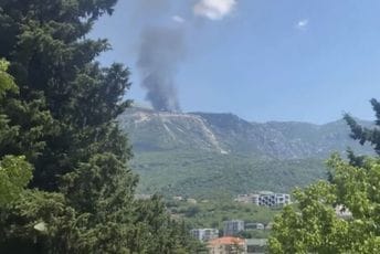 Gori deponija na Brajićima