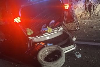 Nezgoda kod Risna: Auto se prevrnuo na krov