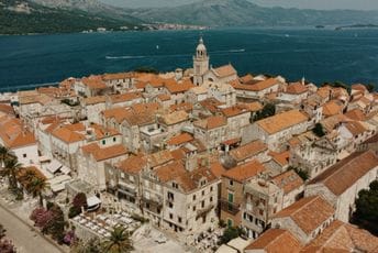 Filipinka se sama porodila na Korčuli, ostavila dijete u košari