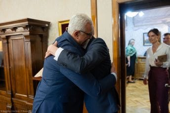 Mandić u zagrljaju sa ambasadorom Rusije: Nikada nećemo zaboraviti podršku na Berlinskom kongresu