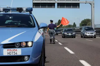 Autoput u Italiji bio zatvoren jer su žege dovele do problema sa asfaltom