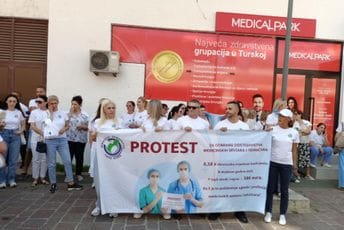 Protest zdravstvenih radnika: Traže plate veće za 15 do 20 odsto