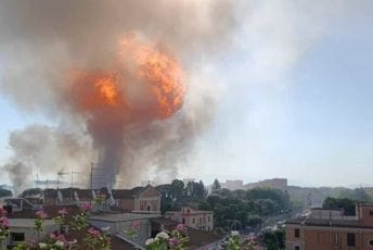 (FOTO/VIDEO) Najmanje devet osoba povrijeđeno u velikoj eksploziji na benzinskoj pumpi u Rimu