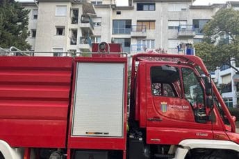 U potkrovlju zgrade u Baru izbio požar; Vulević: Spriječeno širenje požara na ostale stanove