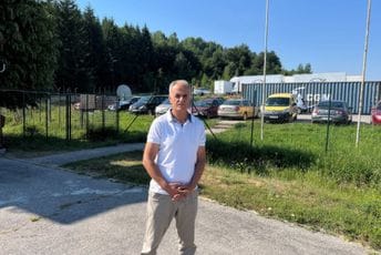 Bivši radnik započeo štrajk ispred fabrike Poliex: "Neću odavde mrdati dok se stvari ne riješe"