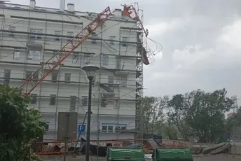 Nevrijeme u Beogradu i Novom Sadu: Dvije osobe povrijeđene, srušen kran, zatvoren Aerodrom