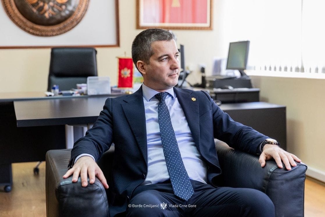 Na poslanička pitanja danas odgovara Aleksa Bečić