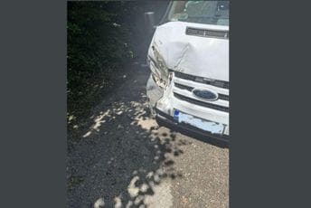 Vozač preminuo za volanom, medicinska sestra spriječila tragediju