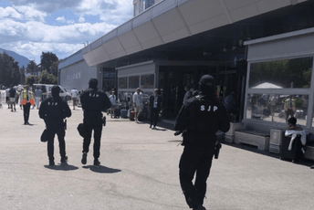 Policija kontrolisala strance u Crnoj Gori: Nekoliko ih je protjerano i prinudno udaljeno iz države, donijeto 113 rješenja o otkazu boravka...
