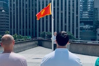 Nastavljena tradicija povodom Dana državnosti: Crnogorska zastava se zavijorila u Torontu