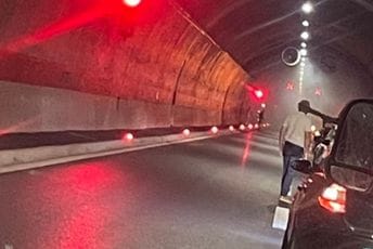 U tunelu na auto – putu gorjelo vozilo, zastoj  iz pravca Podgorice ka Mateševu