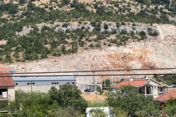 Mještani Rasa protiv trase autoputa koji odnosi 30 kuća, 40 pomoćnih zgrada i 7 bunara