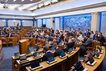 Čarapić: Akademika Mujovića napali su određeni marginalci; Hadžić o blokadama: Ugrožava se bezbjednost, parališe funkcionisanje...