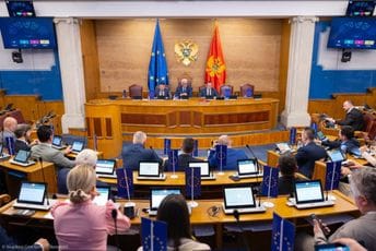 Huter: Vi ste kukavice, nemate petlju, da nije koji od vas otišao da pita građane zašto protestuju?