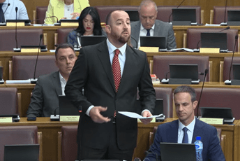 Nikolić: Pravdu u Crnoj Gori definiše SPC, ograničavaju postupanje policije i tužilaštva