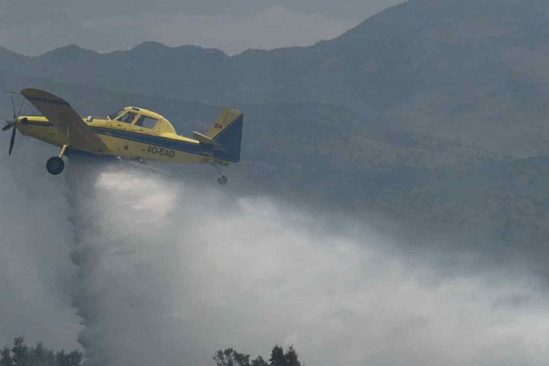 Požar na Jelinom dubu: Vatrogasci traže pomoć aviona