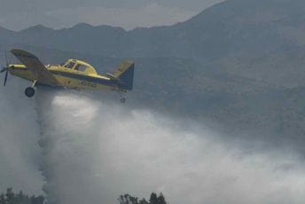 Požar na Jelinom dubu: Vatrogasci traže pomoć aviona