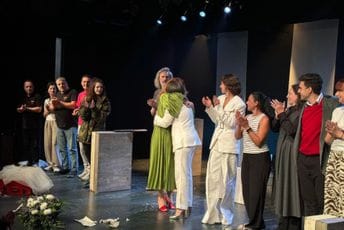 "Lov na vepra" izveden premijerno u Skoplju; Sarap: Gledati izvođenje svog komada je kao da se pije svoja krv