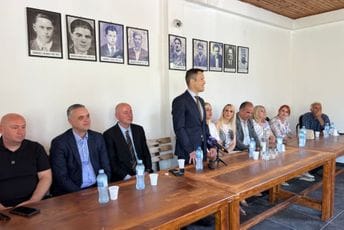 Počela izgradnja decenijama čekanog vodovoda: Mujović obišao Bratonožiće i razgovarao sa mještanima