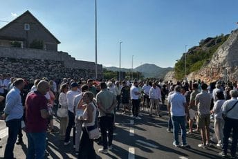 Građani blokirali Kruševo ždrijelo; Živković: Vlast želi da uguši proteste, slijedi zabrana javno izgovorene riječi